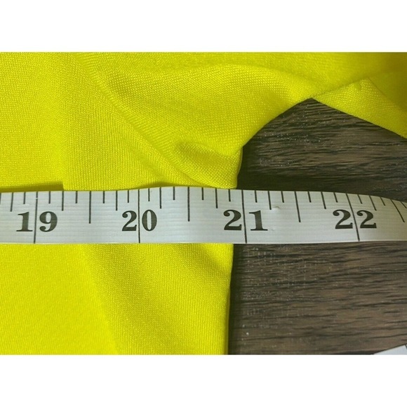 Under Armour | Men’s Medium Polo Shirt - Picture 5 of 8